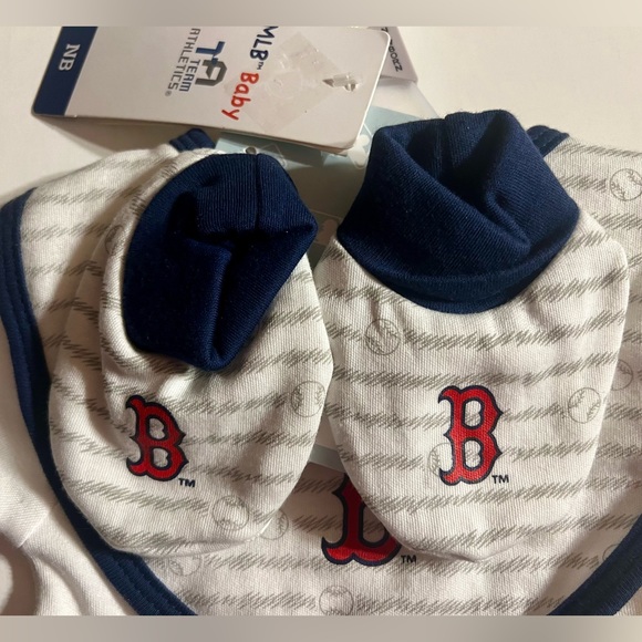 Boston Red Sox Baby girl Newborn Gift Set Boston Baseball tutuOnesie/Booties/Bib - Picture 2 of 5